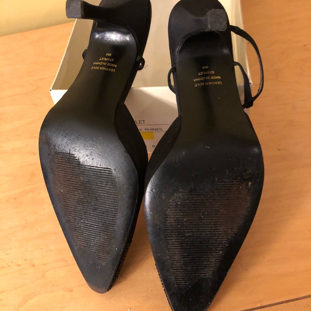 Black satin sling backs with black jet on top caps - leather soles size 9. - Picture 6 of 7